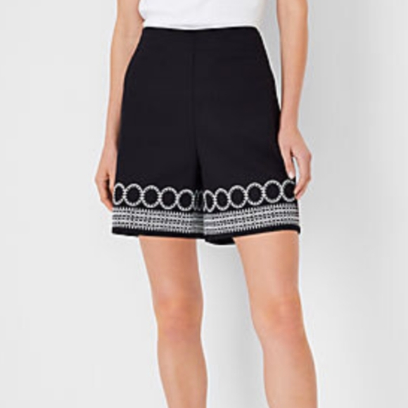 Ann Taylor Womens Shorts Size 8 Black White Dressy Fitted High Rise Embroidered - Picture 2 of 10